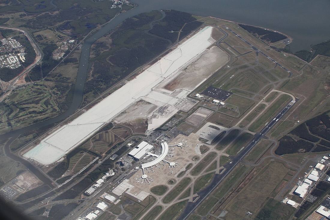 Brisbane International Airport: the airport and the towns a transfer from BNE serves