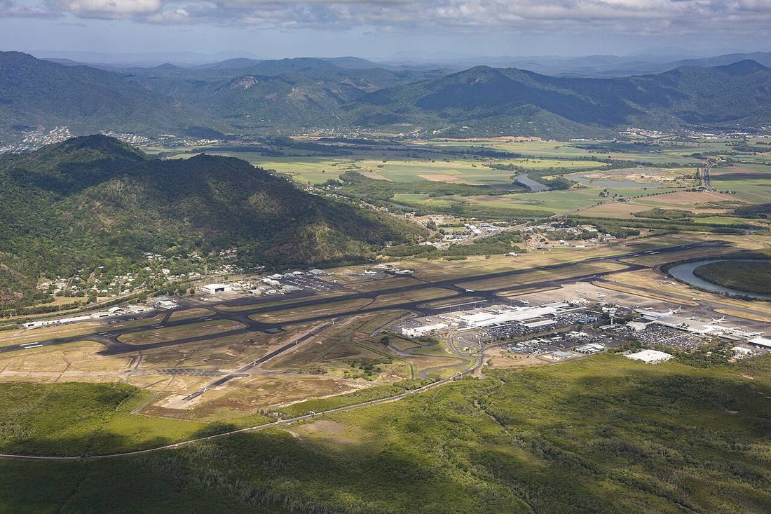 Cairns International Airport: the airport and the towns a transfer from CNS serves