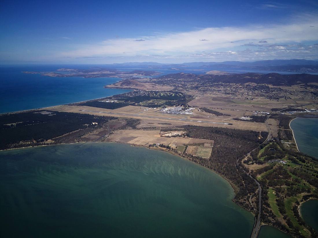 Hobart International Airport: the airport and the towns a transfer from HBA serves
