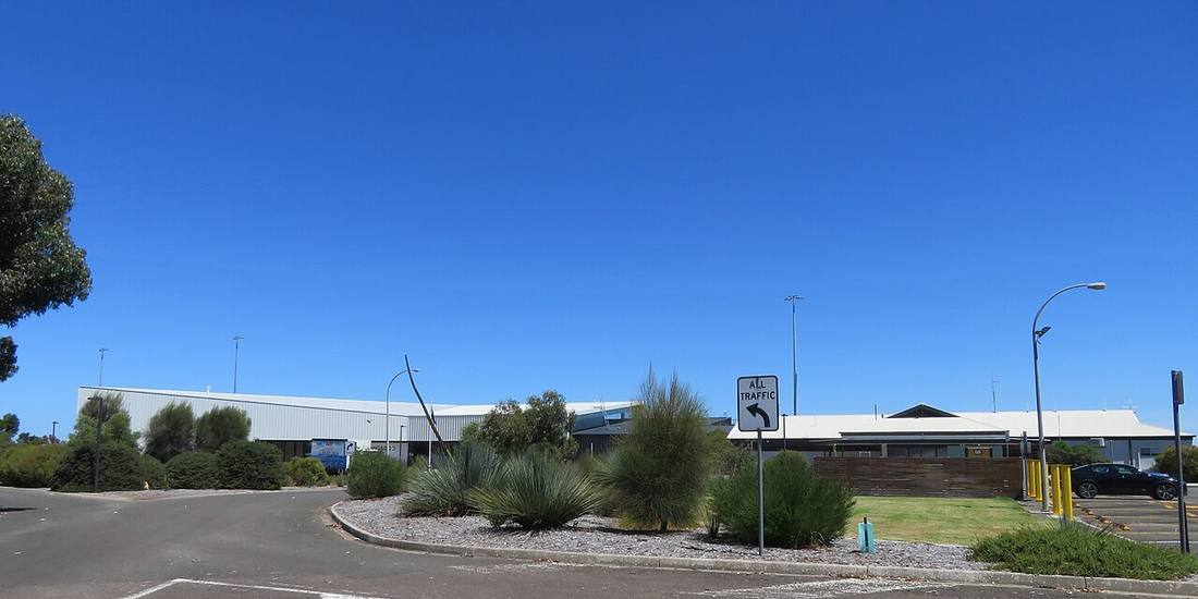 Kingscote Airport: the airport and the towns a transfer from KGC serves