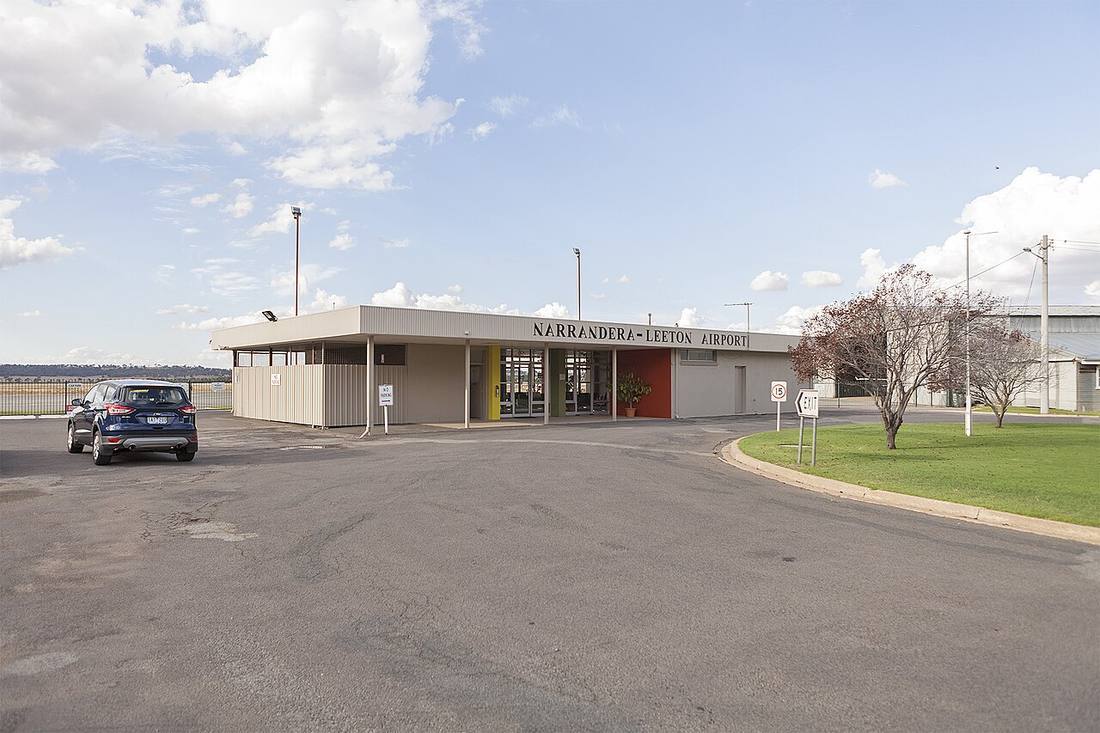 Narrandera Airport: the airport and the towns a transfer from NRA serves