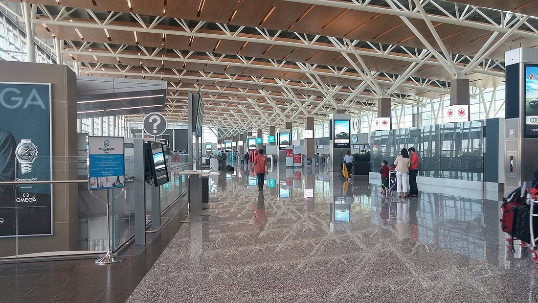 Calgary International Airport: the airport and the towns a transfer from YYC serves