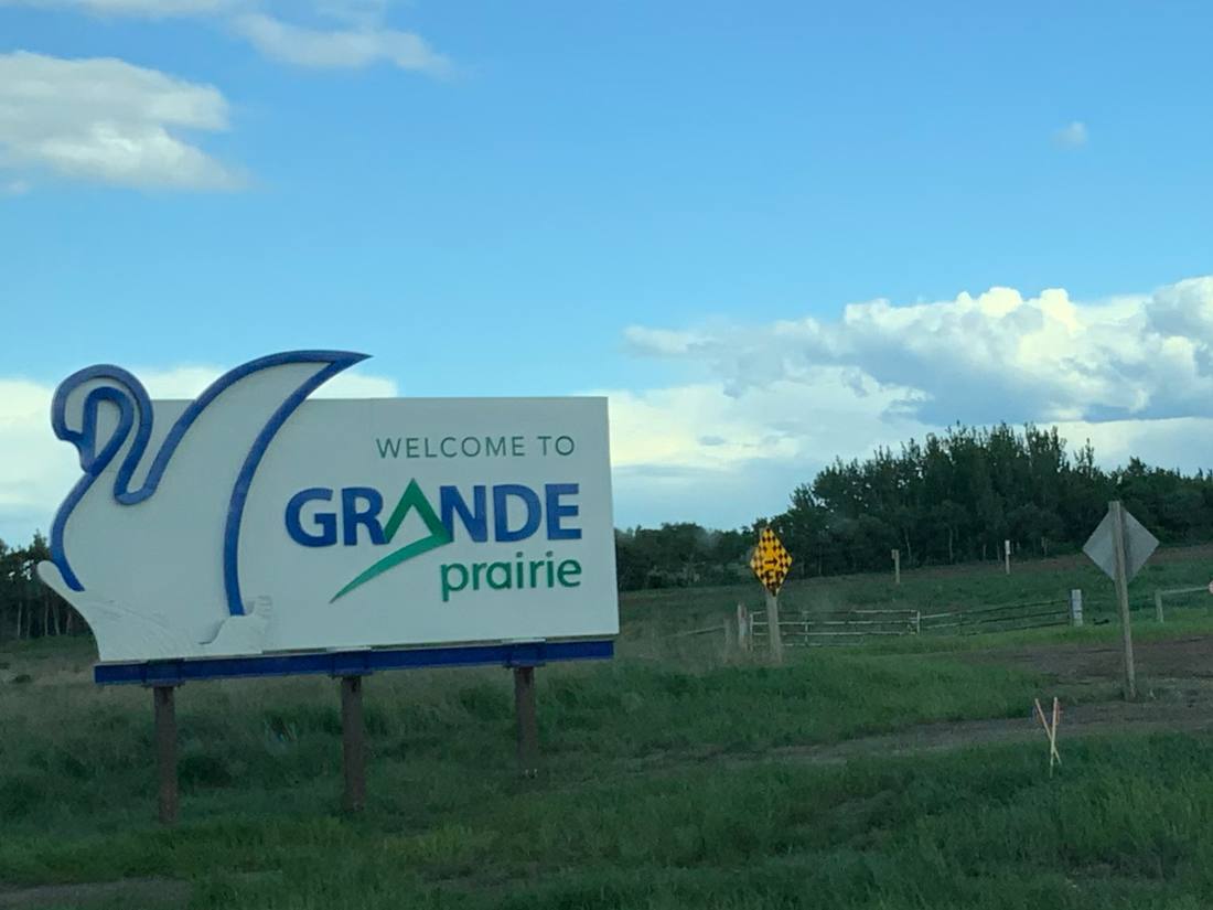 Grande Prairie Airport: the airport and the towns a transfer from YQU serves