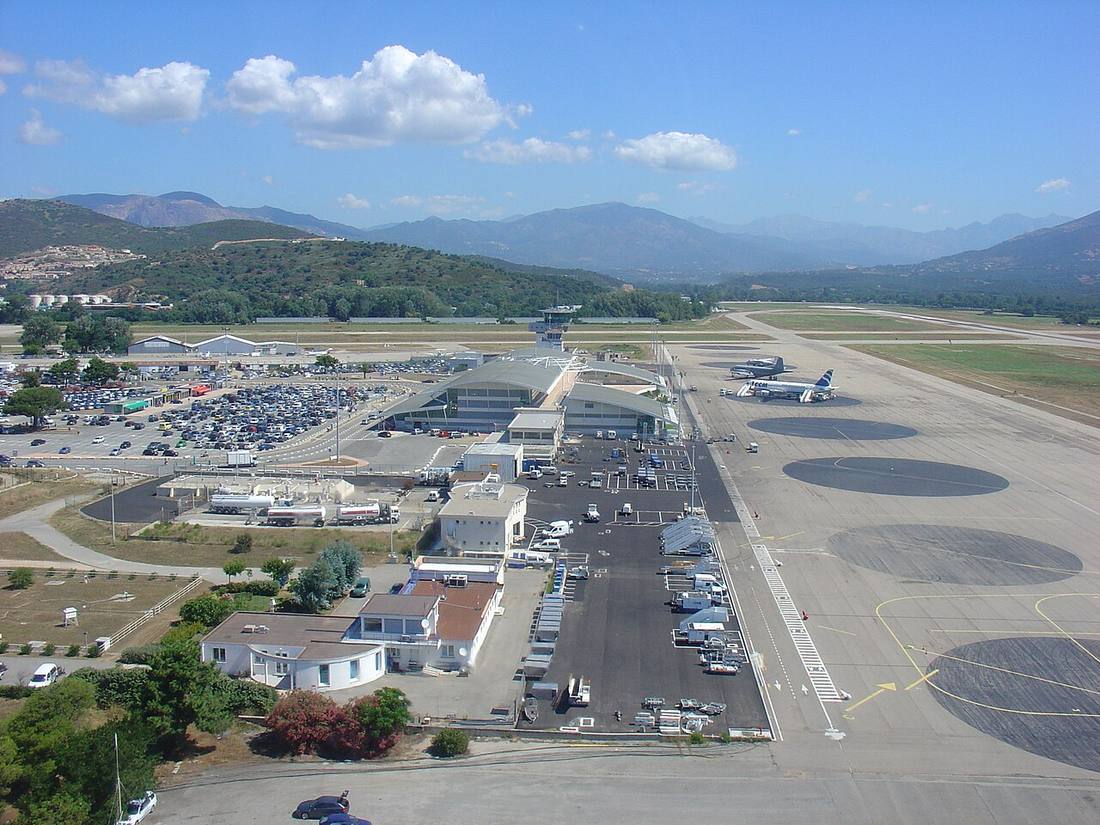 Ajaccio Napoléon Bonaparte airport: the airport and the towns a transfer from AJA serves