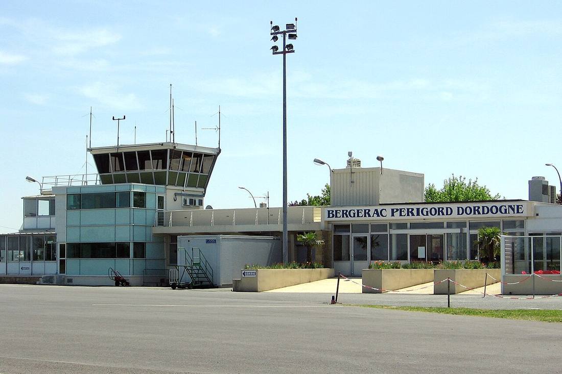 Bergerac Dordogne-Périgord airport: the airport and the towns a transfer from EGC serves