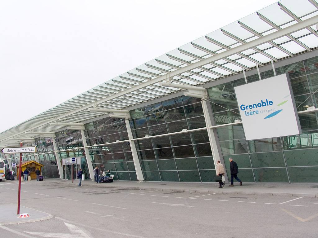 Grenoble Alpes Isère Airport: the airport and the towns a transfer from GNB serves