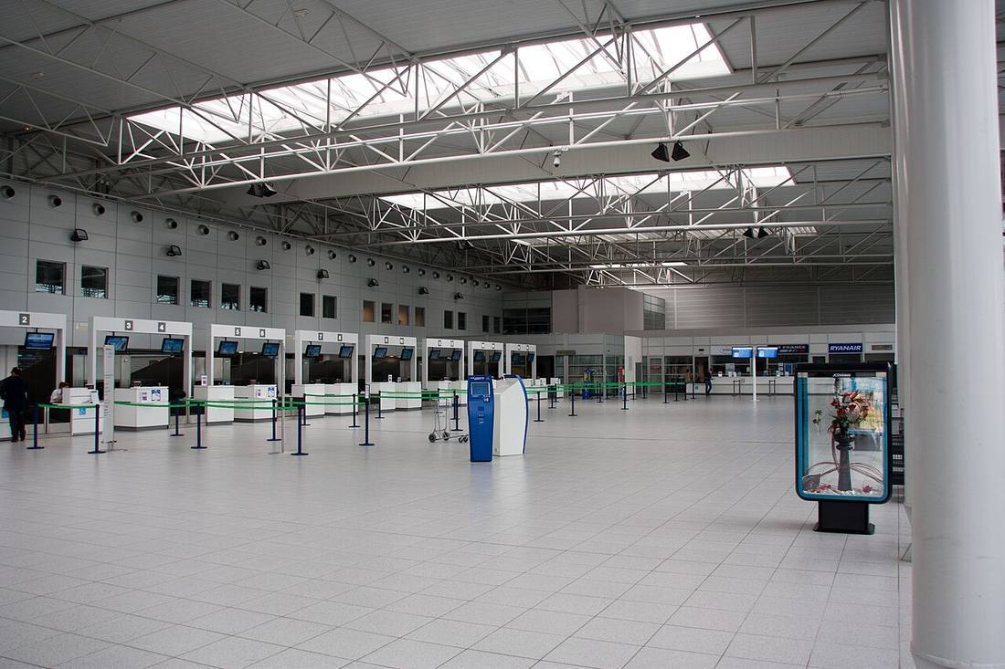 Tarbes-Lourdes-Pyrénées Airport: the airport and the towns a transfer from LDE serves