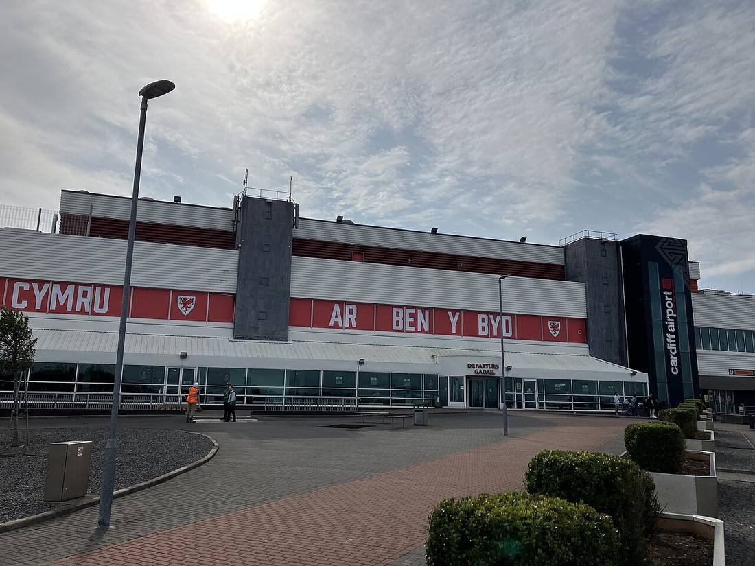 Cardiff International Airport: the airport and the towns a transfer from CWL serves