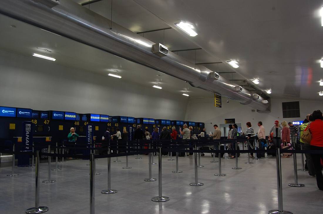 East Midlands Airport: the airport and the towns a transfer from EMA serves