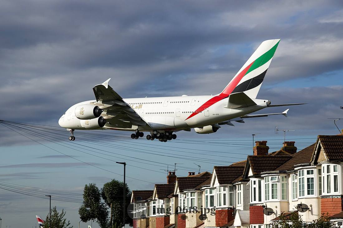 London Heathrow Airport: the airport and the towns a transfer from LHR serves