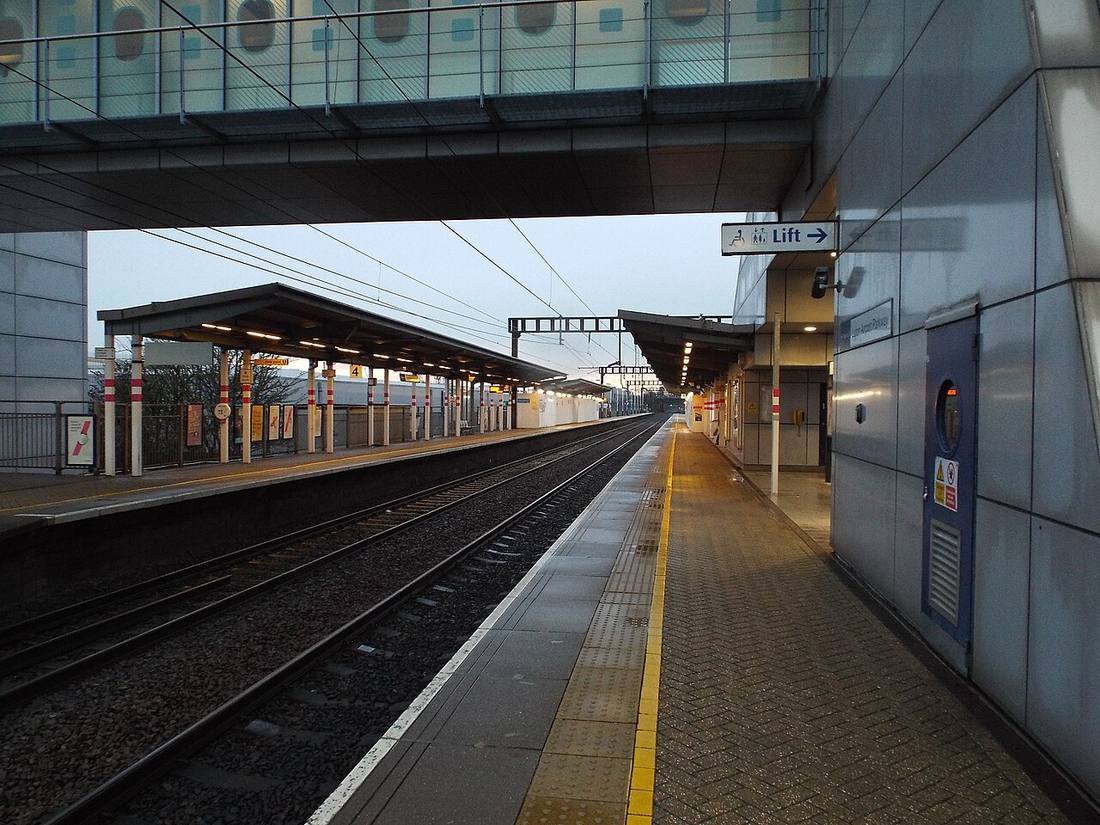 London Luton Airport: the airport and the towns a transfer from LTN serves