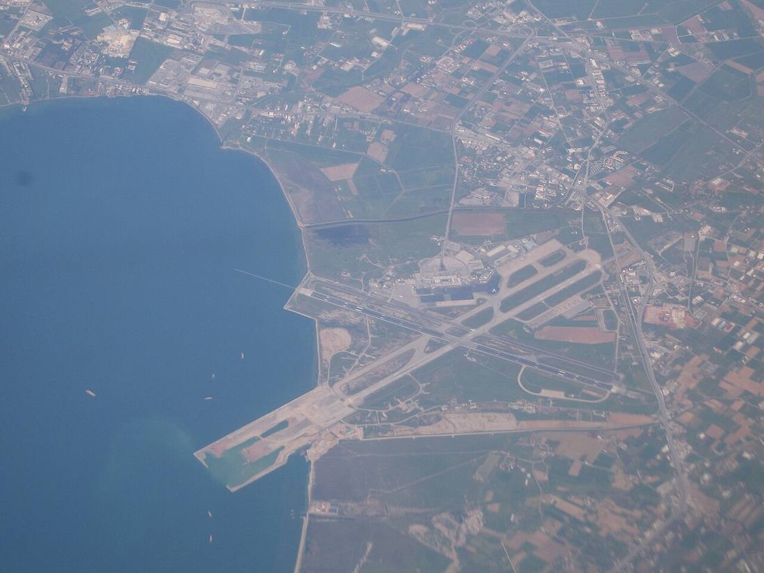 Thessaloniki Macedonia International Airport: the airport and the towns a transfer from SKG serves