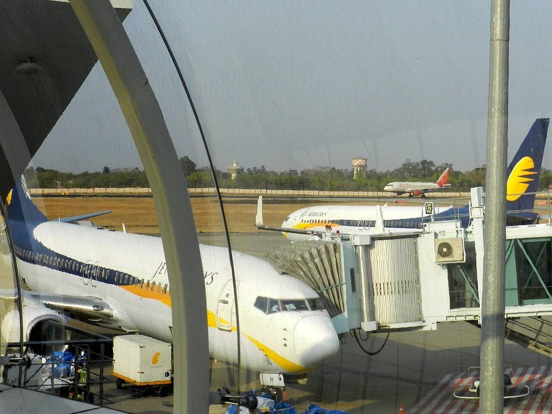 Raja Bhoj International Airport: the airport and the towns a transfer from BHO serves
