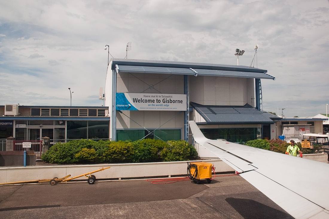 Gisborne Airport: the airport and the towns a transfer from GIS serves