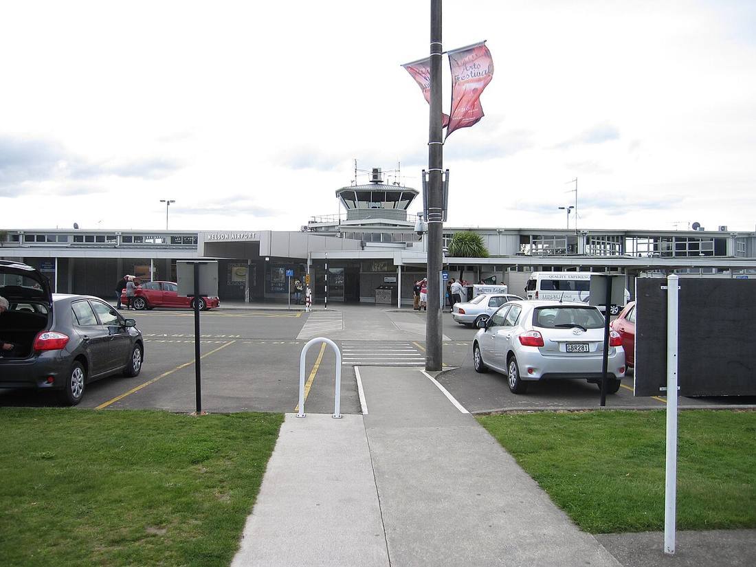 Nelson Airport: the airport and the towns a transfer from NSN serves