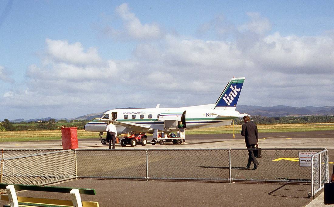 Tauranga Airport: the airport and the towns a transfer from TRG serves