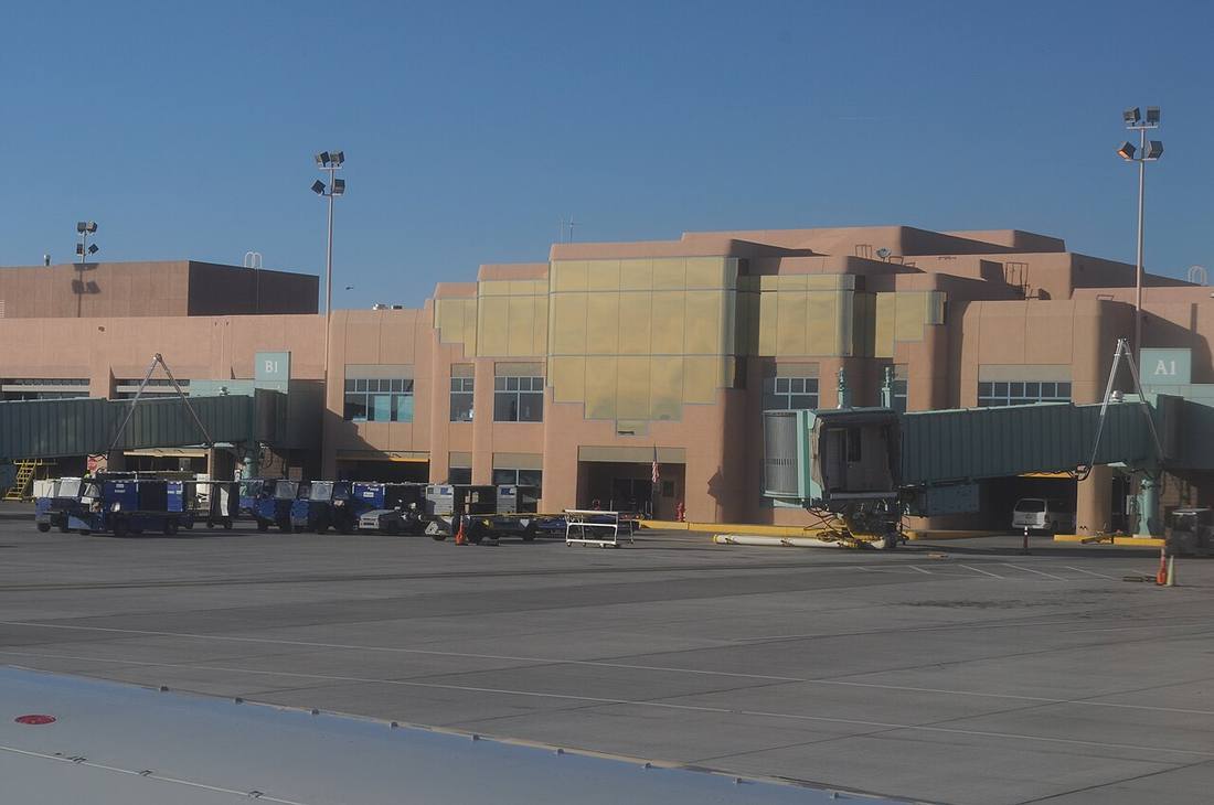 Albuquerque International Sunport: the airport and the towns a transfer from ABQ serves