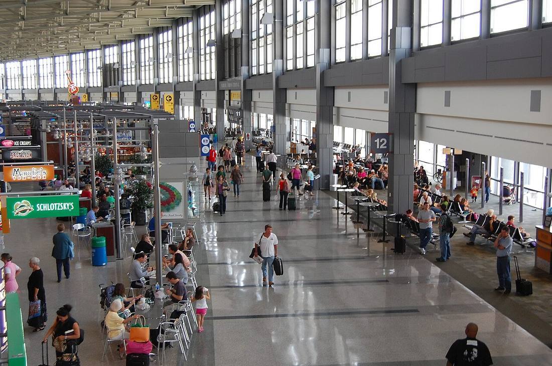Austin Bergstrom International Airport: the airport and the towns a transfer from AUS serves