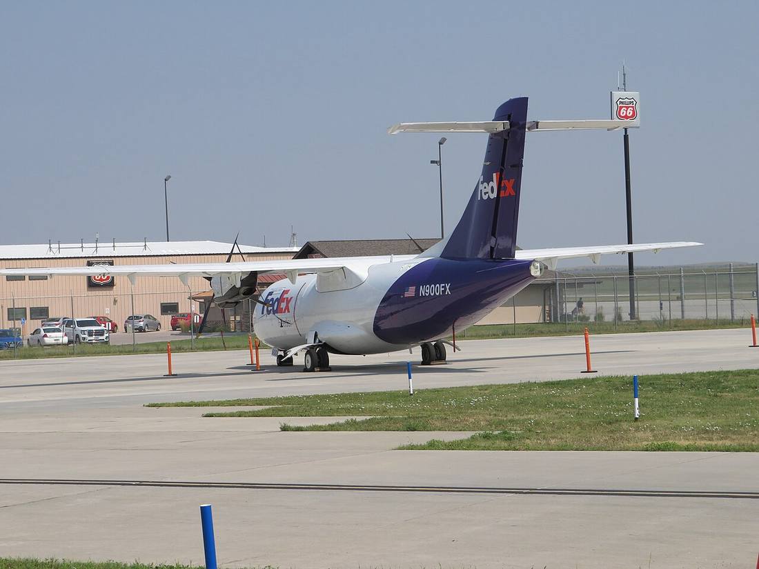 Rapid City Regional Airport: the airport and the towns a transfer from RAP serves