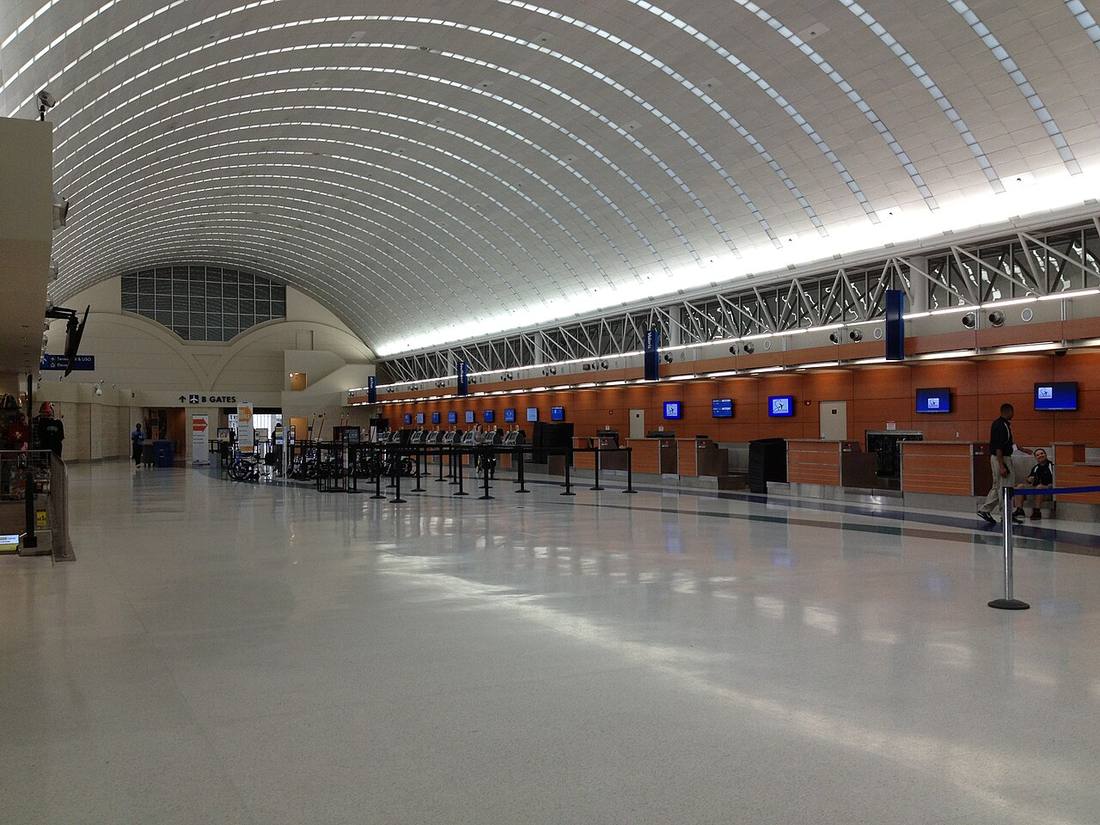San Antonio International Airport: the airport and the towns a transfer from SAT serves