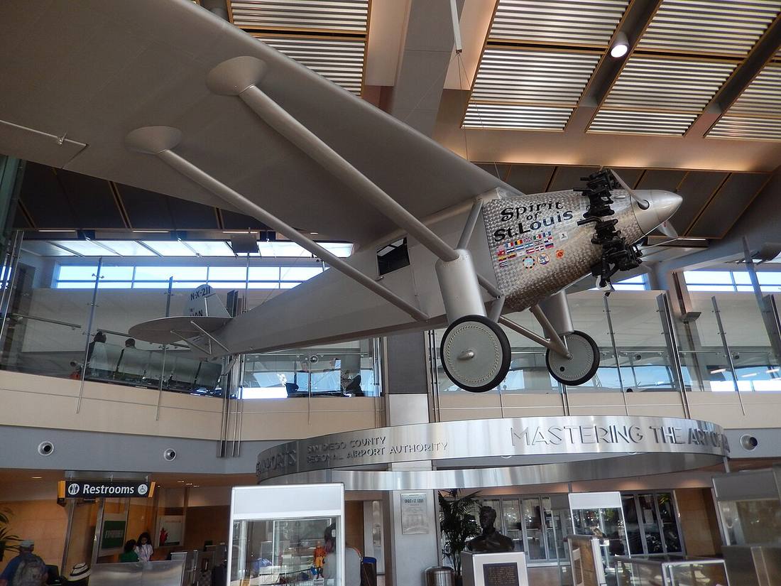San Diego International Airport: the airport and the towns a transfer from SAN serves