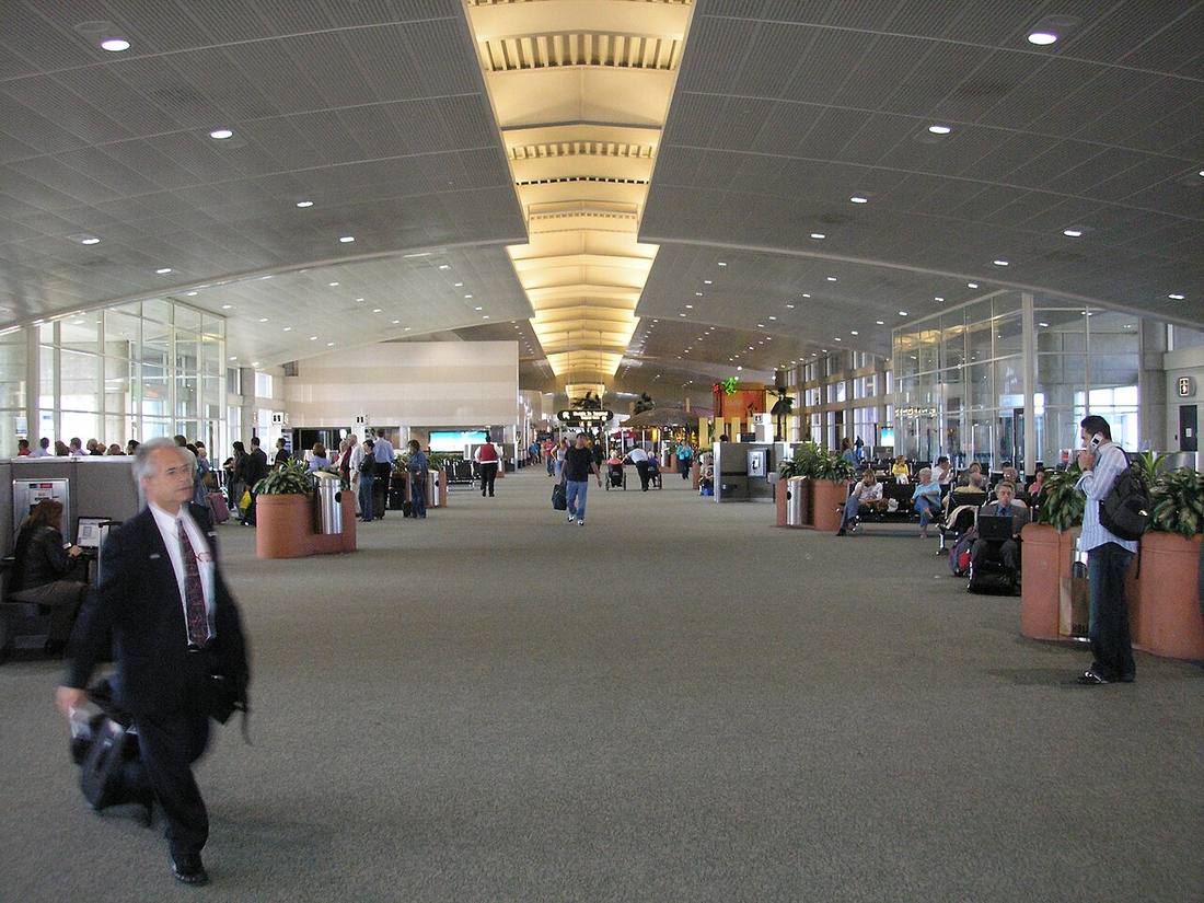 Tampa International Airport: the airport and the towns a transfer from TPA serves